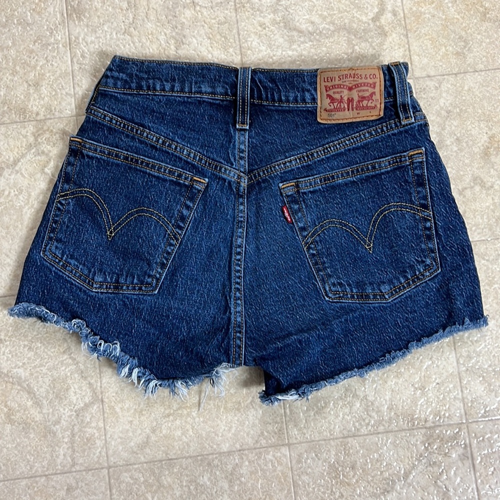 Levi’s 501 cut off women shorts size 26